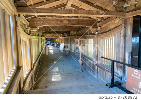 滋賀県長浜市　琵琶湖竹生島　宝厳寺奥の舟廊下 87208872