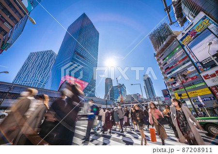 日本の東京都市景観 BA.2市中感染…全国死亡271人過去最多昨日。重床使用率32.7％＝18日渋谷 87208911