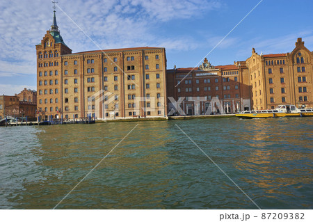 イタリア ベネチア 海上 街中 イタリア ベネチア 海上 街中 87209382