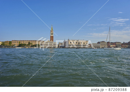 イタリア ベネチア 海上 街中 イタリア ベネチア 海上 街中 87209388