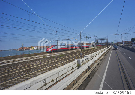 イタリア　ベネチア　海上　街中 87209469