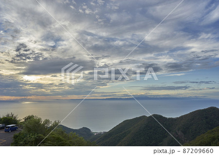 弥彦山　夕暮れ 87209660