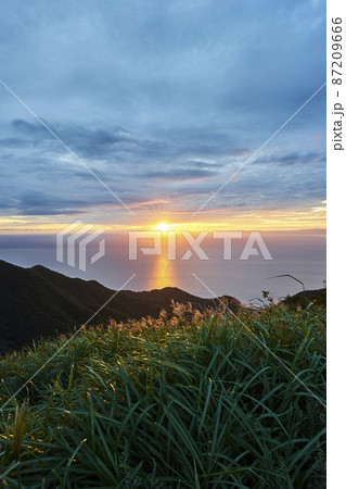 弥彦山　夕暮れ 87209666