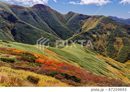 谷川連峰縦走路の紅葉と川棚山稜 87209693