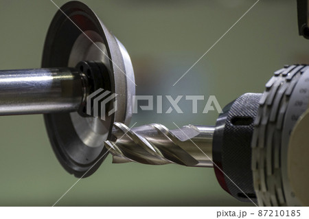 The cutting tool regrinding machine. The cutting tool regrinding machine. 87210185