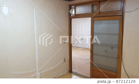 住宅 室内 部屋 87212120
