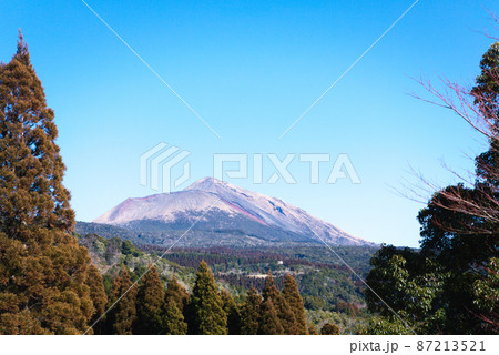 霧島神話の里公園から見る高千穂峰 87213521