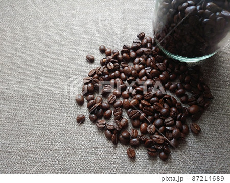 コーヒー豆とコピースペース 87214689