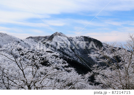 明神平から薊岳を望む(冬)　【奈良県東吉野村】 87214715