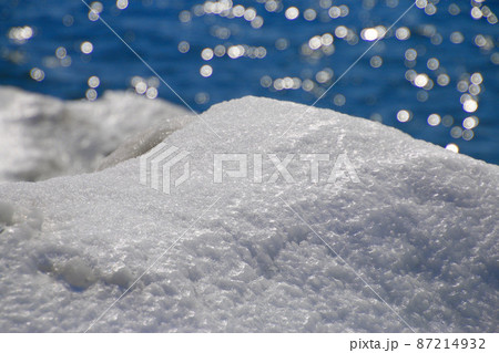 冬の猪苗代湖（福島県・猪苗代町） 87214932