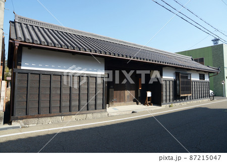 成瀬平馬家長屋門　三重県伊賀市 87215047