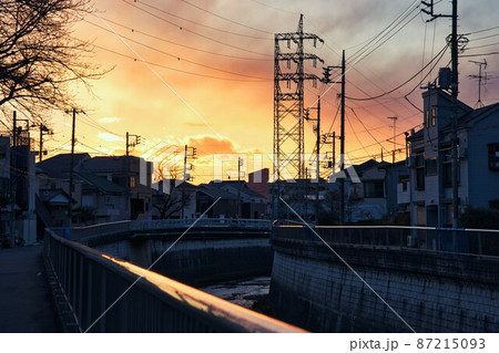 夕焼けの石神井川 87215093