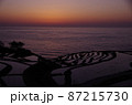 日本海の棚田に沈む夕日 87215730
