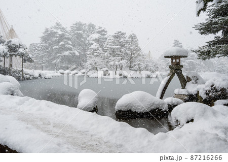 兼六園　灯籠　2022年2月撮影 87216266