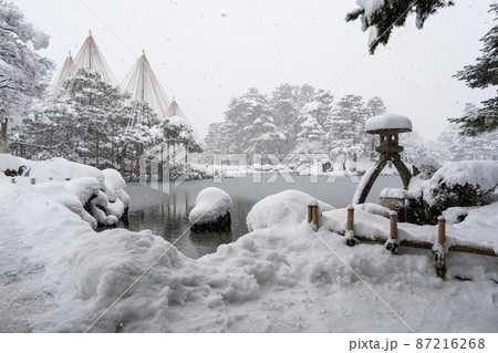 兼六園　灯籠　2022年2月撮影 87216268