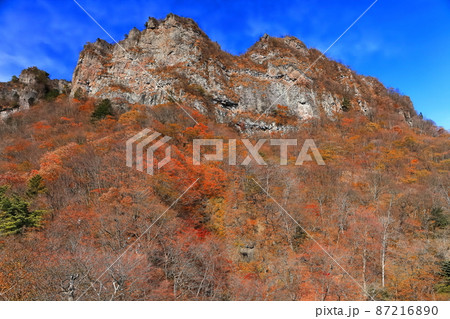 【群馬県】晴天下の妙義山紅葉 【群馬県】晴天下の妙義山紅葉 87216890