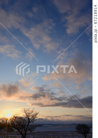 能取岬の夕陽 87218914