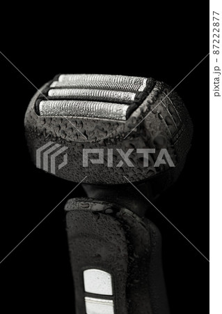 electric razor with wet drops electric razor with wet drops 87222877
