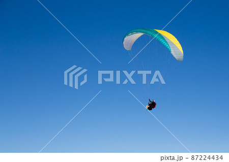 paragliding 87224434