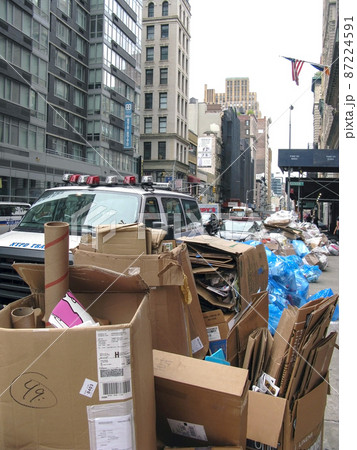 Garbage everywhere 87224591