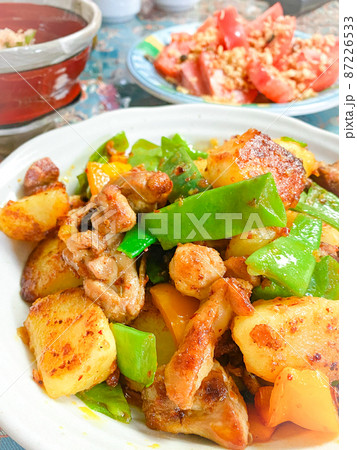 中国新疆料理・ダーパンチー（大盤鶏） 87226533