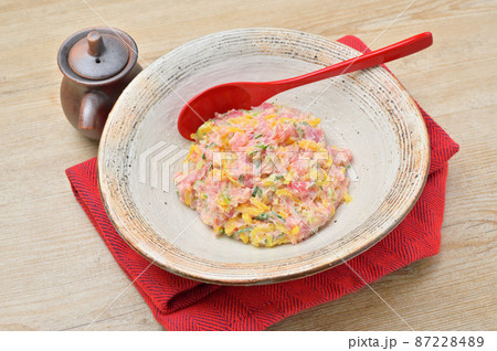 マグロ（まぐろ、鮪）のトロたく（ネギトロ、ねぎとろ、ネギとろ、+