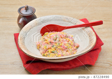 マグロ（まぐろ、鮪）のトロたく（ネギトロ、ねぎとろ、ネギとろ、+刻みタクアン、沢庵、たくわん） 87228490