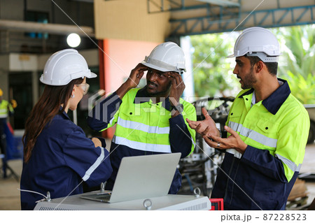 The factory engineer configures a complex production plantThe factory engineer configures a complex production plant The factory engineer configures a complex production plantThe factory engineer configures a complex production plant 87228523