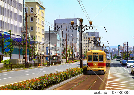 豊橋市、路面電車が走る風景 87230800