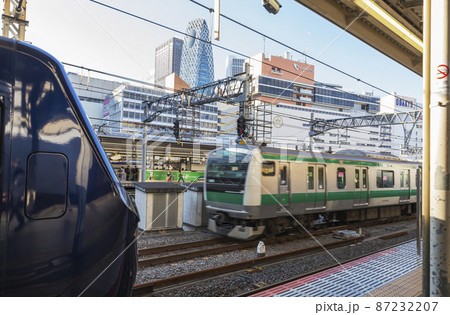 相鉄線　鉄道　私鉄　相鉄　ブルー　新宿駅ホーム　埼京線 87232207