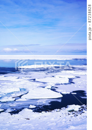 厳冬のオホーツク海と流氷原　 87238828