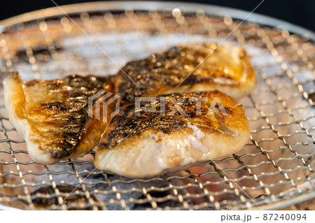 備長炭で焼く塩サバ 備長炭で焼く塩サバ 87240094