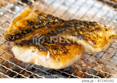 備長炭で焼く塩サバ 備長炭で焼く塩サバ 87240102