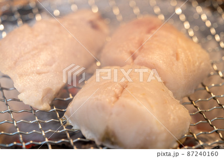 備長炭で焼く塩サバ 備長炭で焼く塩サバ 87240160
