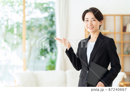 ビジネス　不動産　コンサルタント　プランナー　リビング 87240667