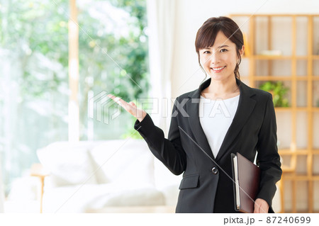 ビジネス　不動産　コンサルタント　プランナー　リビング 87240699