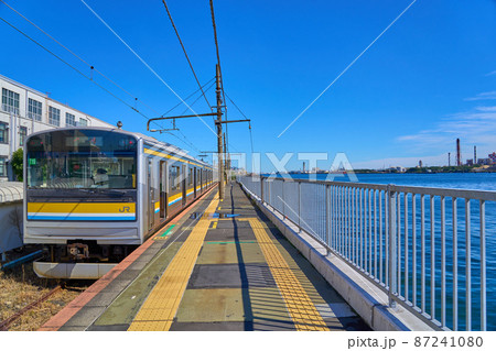 神奈川県横浜市鶴見区の海に面した海芝浦駅 神奈川県横浜市鶴見区の海に面した海芝浦駅 87241080