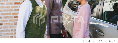 30代息子の親孝行 30代息子の親孝行 87241637