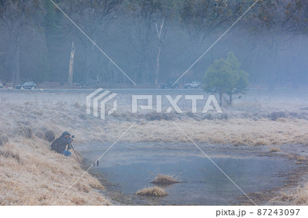 Hazy landscape of the beautiful Yosemite National Park 87243097