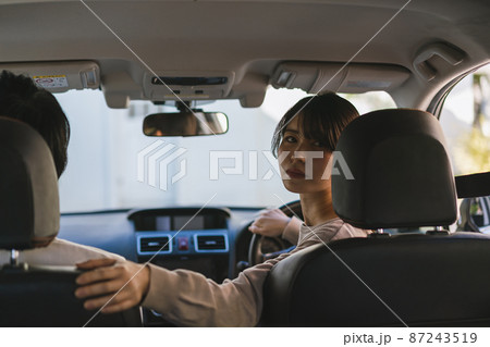 妻が運転 87243519