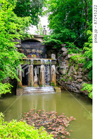Thetis grotto with Venus de' Medici statue in Sofiyivka park in Uman, Ukraine Thetis grotto with Venus de' Medici statue in Sofiyivka park in Uman, Ukraine 87245222