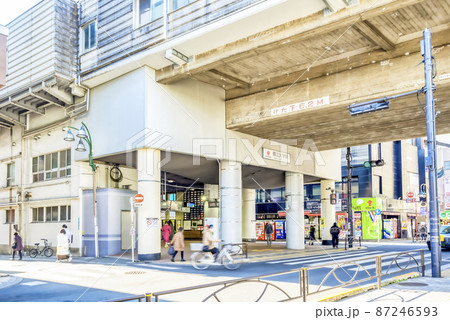 東京都目黒区の都市風景　都立大学駅 87246593