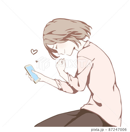 スマホを持って寝転がる女性(ハートな情報/連絡/恋人) 87247006