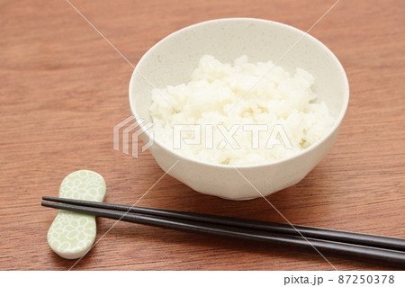 少なめのご飯 87250378