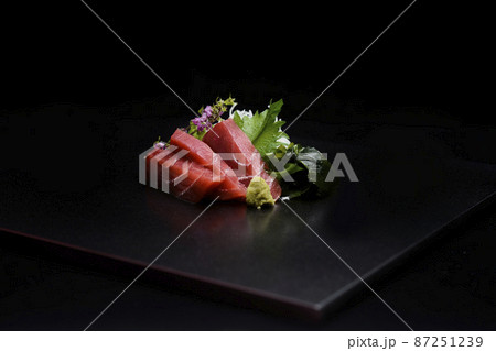 まぐろの刺身 87251239