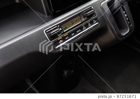 カーエアコン 87251671