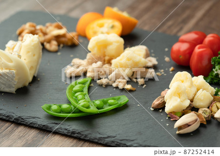 チーズの盛り合わせ 87252414