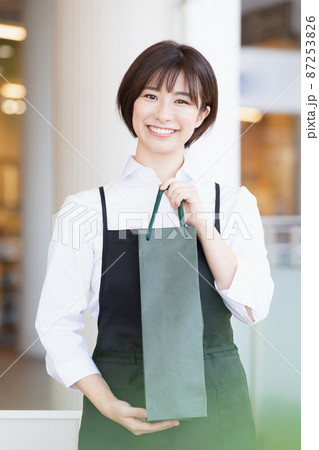 販売員の女性 87253826