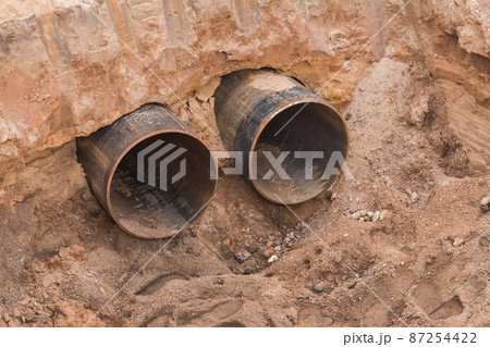 Repair of the pipeline line steel round pipe the heating main in the ground construction work industrial 87254422
