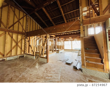 家屋の解体中 87254967